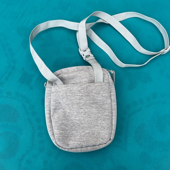 Herschel Supply Company Gray Mini Crossbody Bag Waist Purse - Picture 4 of 5